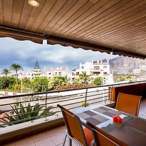 https://apartamentos-balcon-de-los-gigantes.in-canary-islands.com
