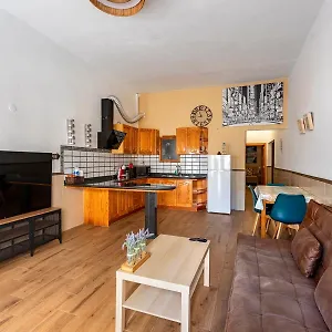 https://salinetas-blue-surf-house.in-canary-islands.com